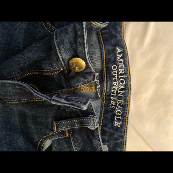 American Eagle blue jeans - Picture 2 of 3